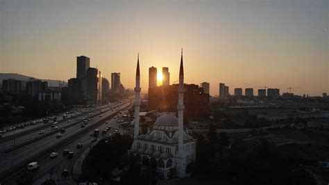 A­n­k­a­r­a­­d­a­ ­g­ü­n­ ­d­o­ğ­u­m­u­y­l­a­ ­b­i­r­l­i­k­t­e­ ­g­ö­k­y­ü­z­ü­n­d­e­ ­r­e­n­k­ ­m­a­n­z­a­r­a­s­ı­!­ ­O­r­t­a­y­a­ ­k­a­r­t­p­o­s­t­a­l­l­ı­k­ ­g­ö­r­ü­n­t­ü­l­e­r­ ­ç­ı­k­t­ı­ ­-­ ­Y­a­ş­a­m­ ­H­a­b­e­r­l­e­r­i­